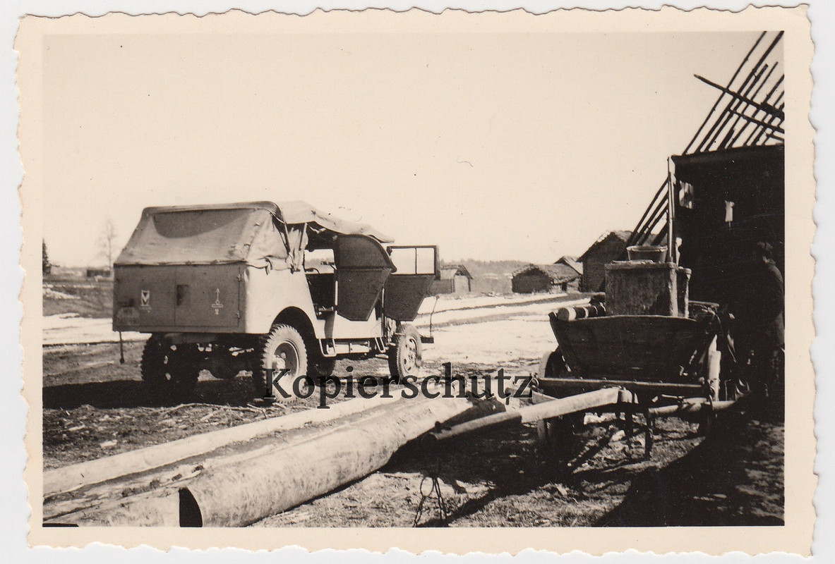 Foto Wehrmacht in Antonenki Belarus Kübelwagen Pkw Kfz taktische