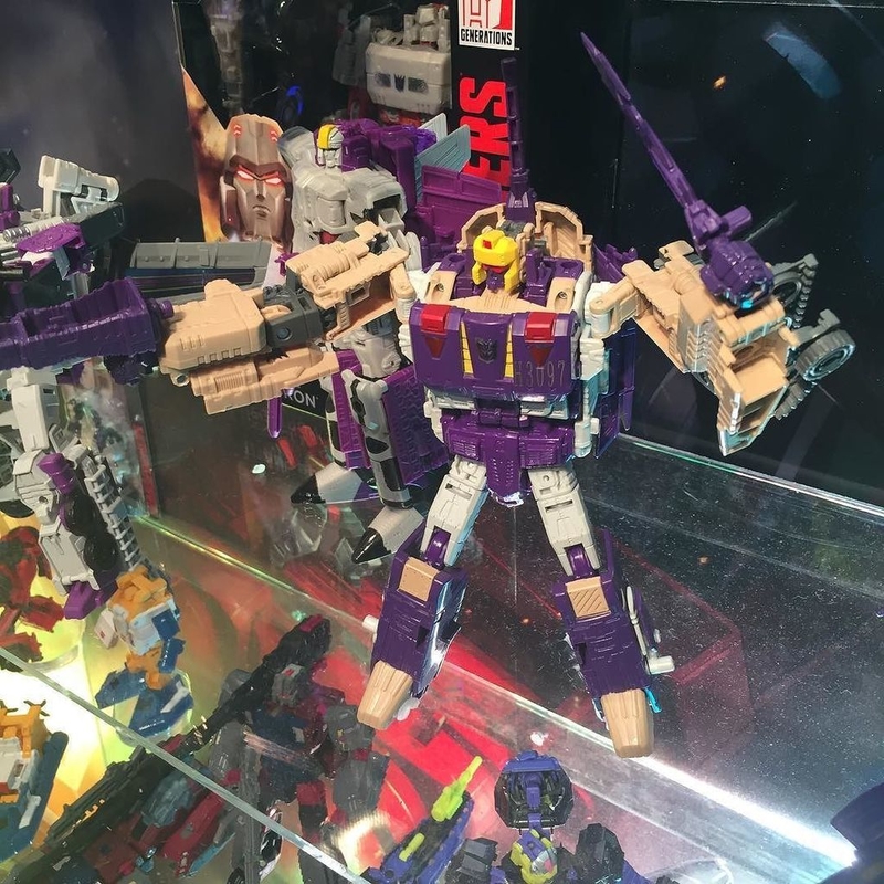 C4-VONAWEAAwlWU__scaled_800