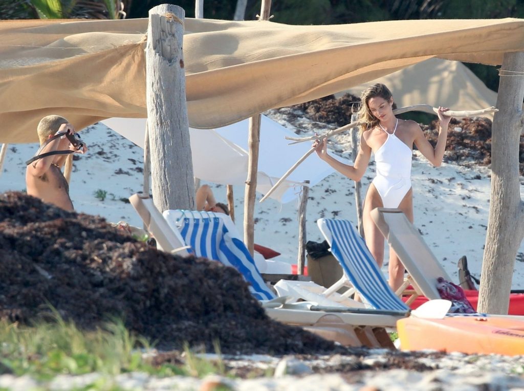 Candice-Swanepoel-Sexy-The-Fappening-Blog-com-21-1-1024x764