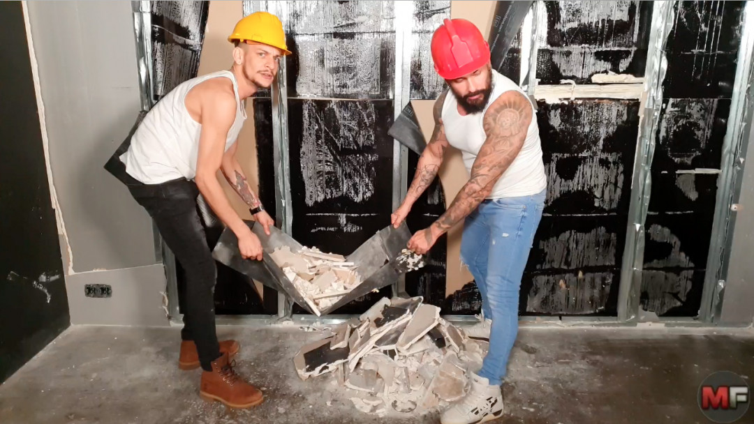gay-construction-guys-21.jpg