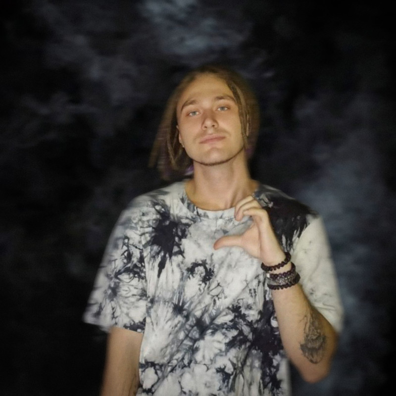 Picsart_24-10-17_09-40-04-404