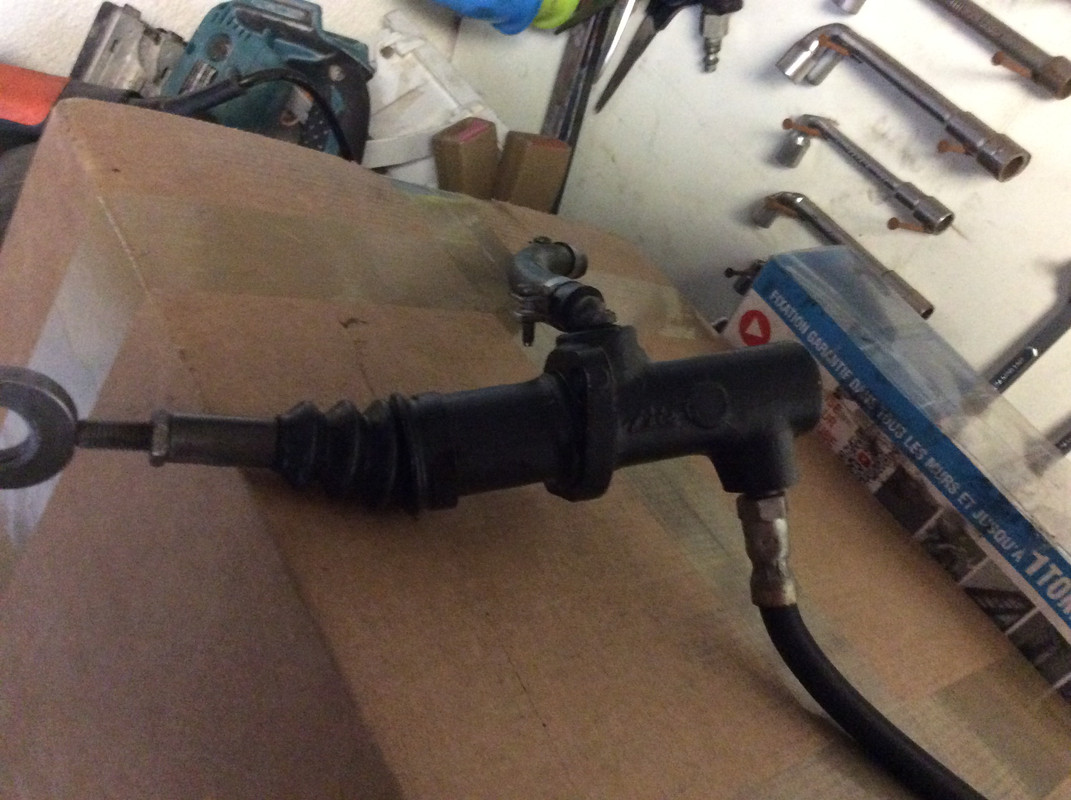 E20A446F-2E0F-4AA9-B52F-9269A1EBF15C