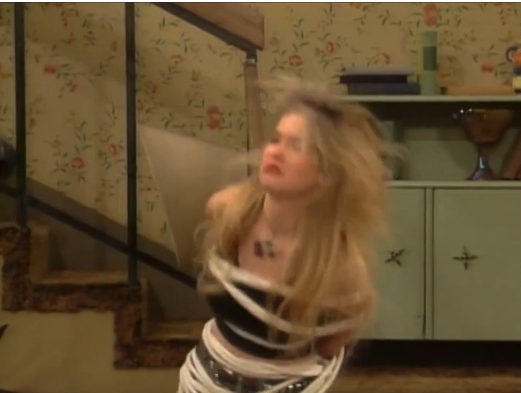 Kelly Bundy Tied Up-1 (11)