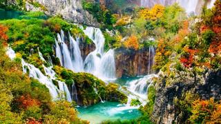 Giây Phút Suy Tư Plitvice-National-Park-beautiful-turquoise-lakes-waterfalls-Croa