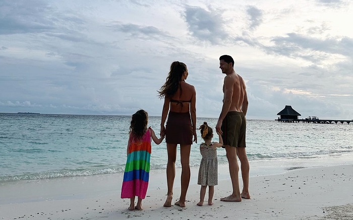 Robert Lewandowski berlibur ke Maldives bersama keluarganya usai Polandia tersingkir dari Piala Dunia 2022.