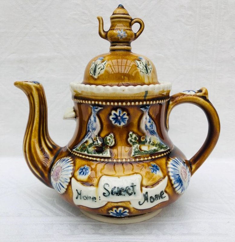 teapot-majolica.jpg