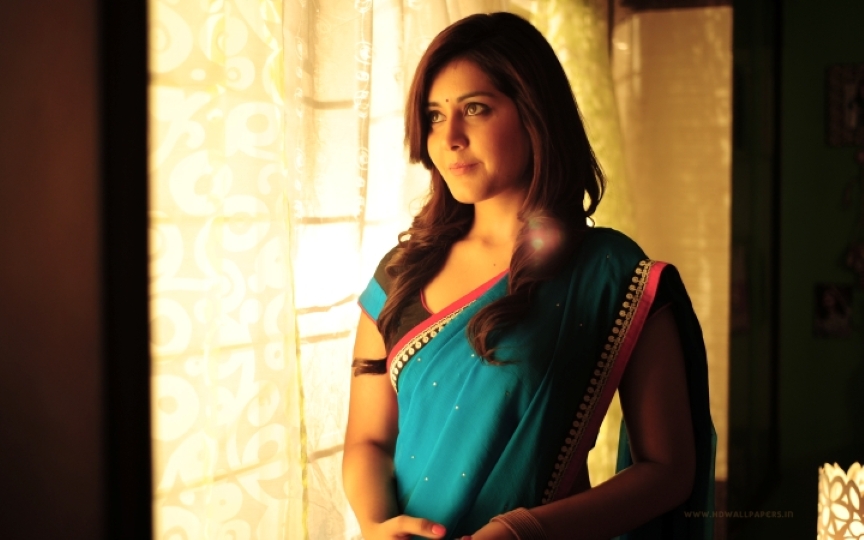 [Image: rashi-khanna-saree2.jpg]