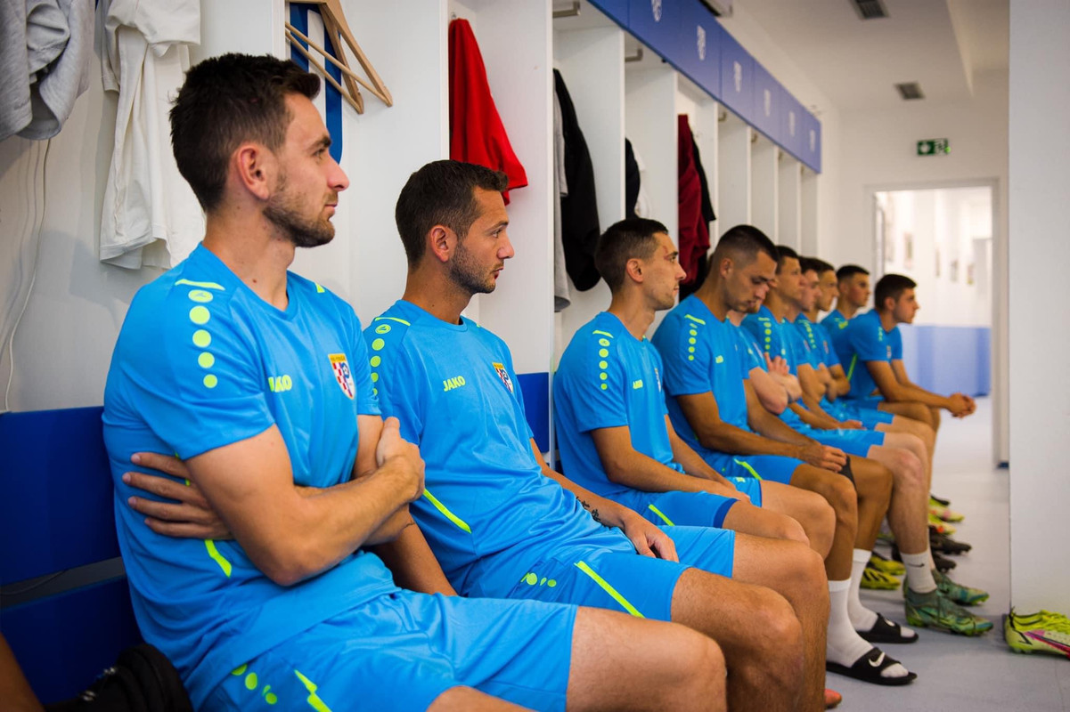 6DFF5DA4-2BD3-43A3-B1BD-5485A51FD3C1