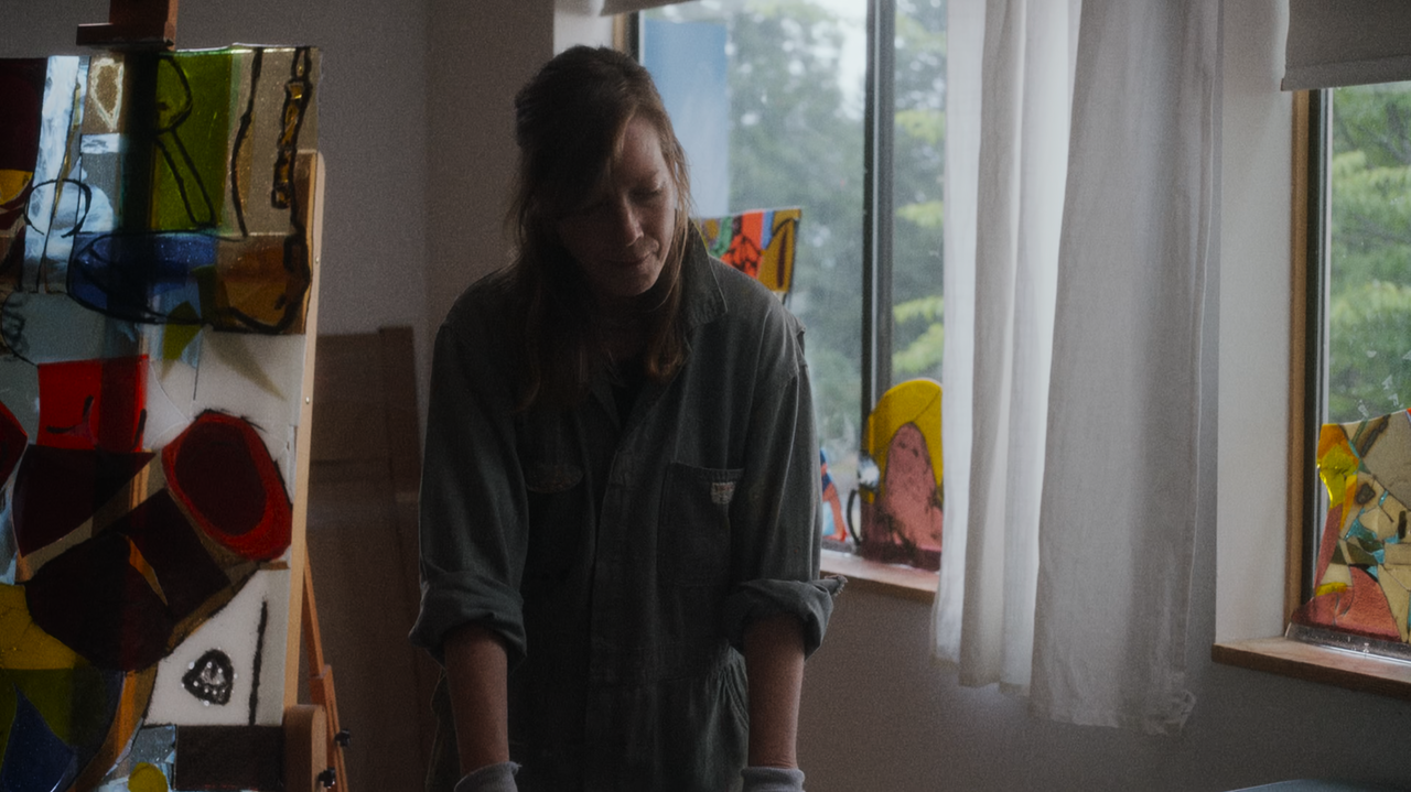 Showing.Up.2023.2160p.WEB-DL.HDR.DV.HEVC-Нечипорук.mkv_snapshot_01.07.47.688