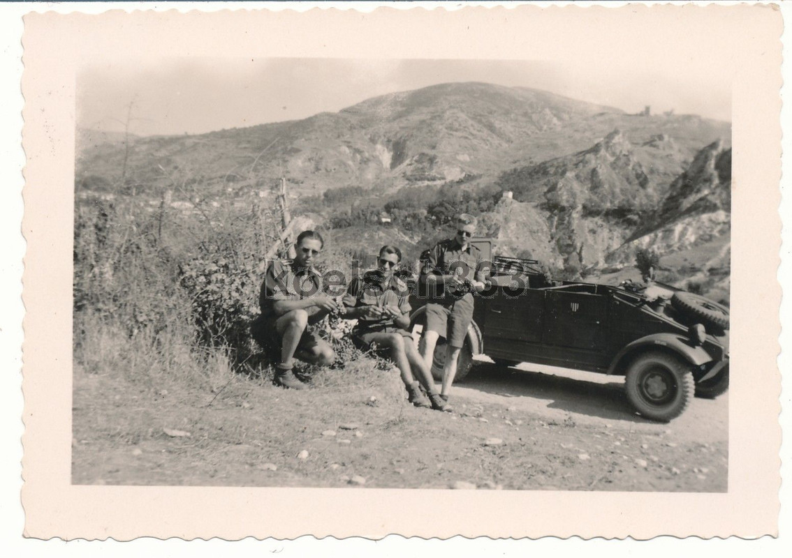 Foto 22. Infanterie Div. Kreta 1943 VW Kübelwage