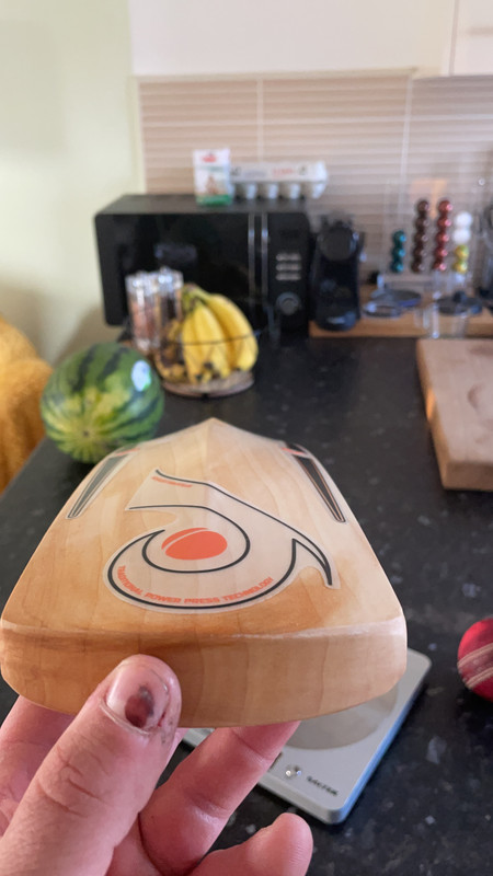 E305B332-BF1E-4CE6-945C-1102FA330CCC