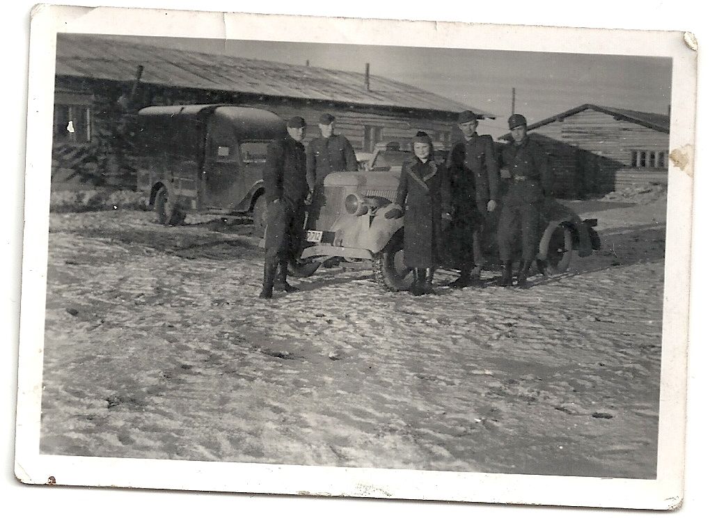 Orig.Foto Autos LKW PKW Wehrmacht in Rußland im 