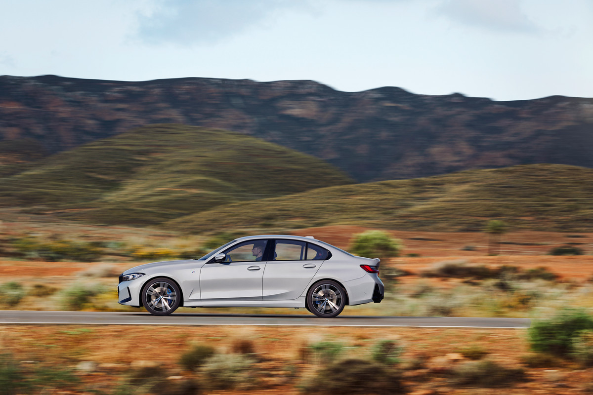 P90462495_highRes_the-new-bmw-3-series