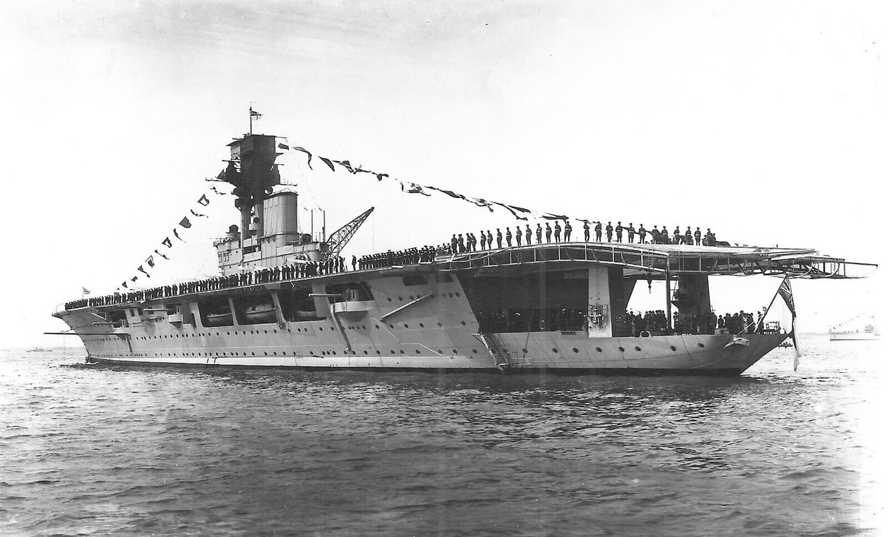 ROYAL NAVY., HMS HERMES., (95)., Sunk 1942., B-w PHOTOGRAPH W&L