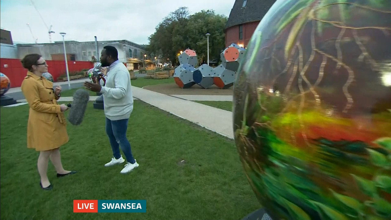 10.19 - 18.00.00 - ITV News Wales at Six..ts_snapshot_24.04.425