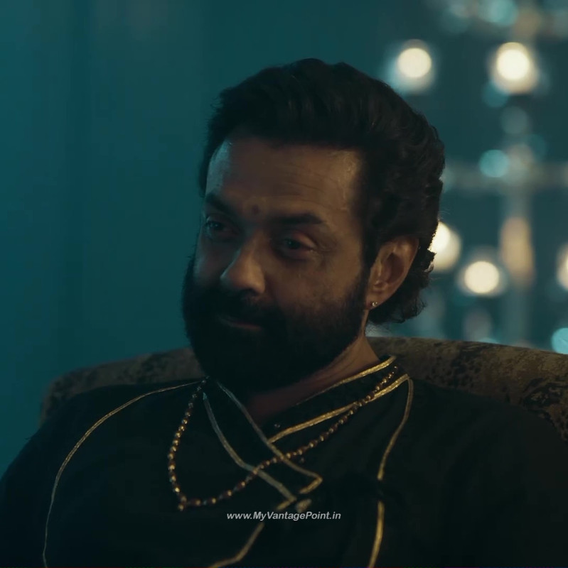 1Esha Gupta Hot in Aashram Web Series