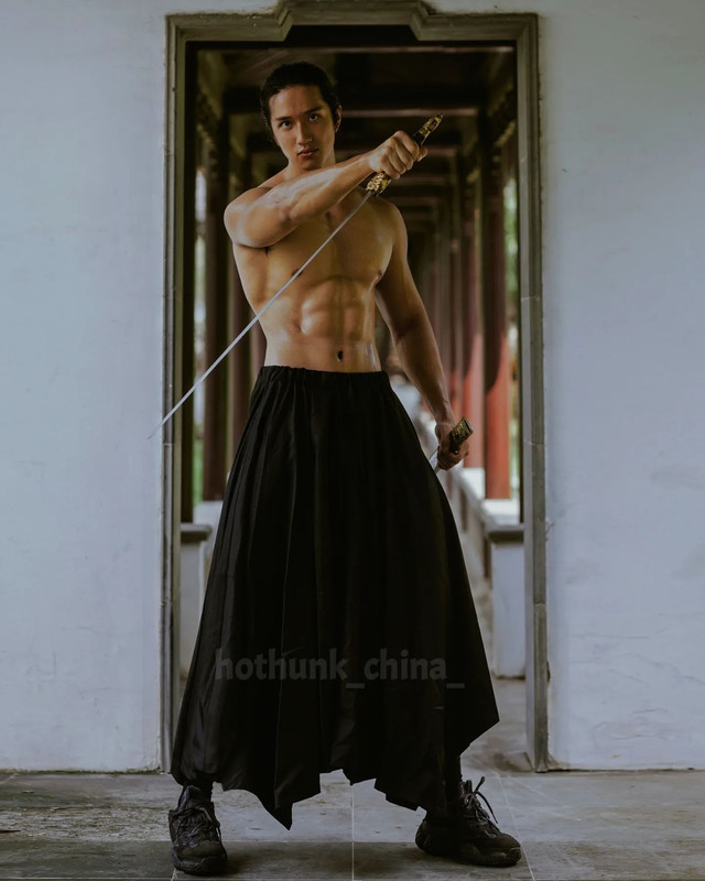 Photo by Chinese hunks 全球華男 on August 06, 2023. (2)