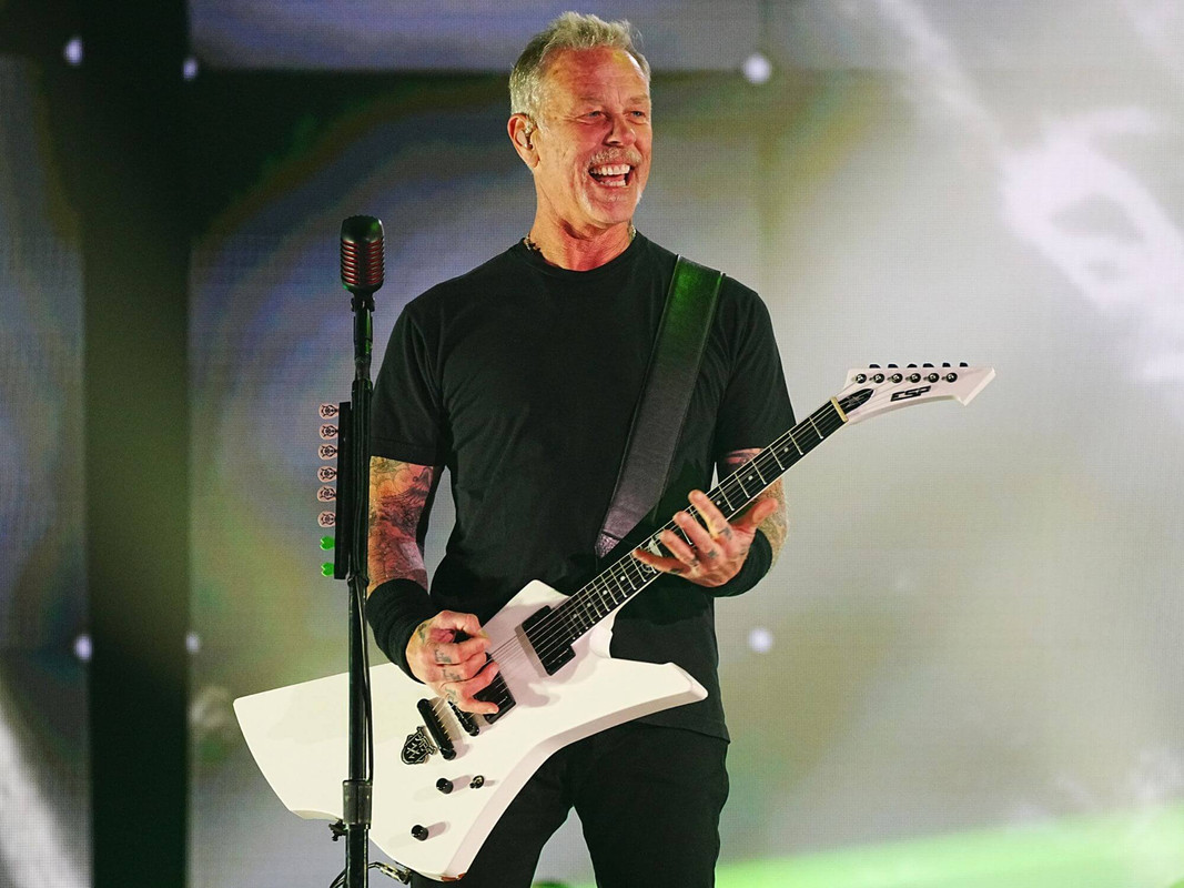 Metallica-James-Hetfield-2000x1500.jpg