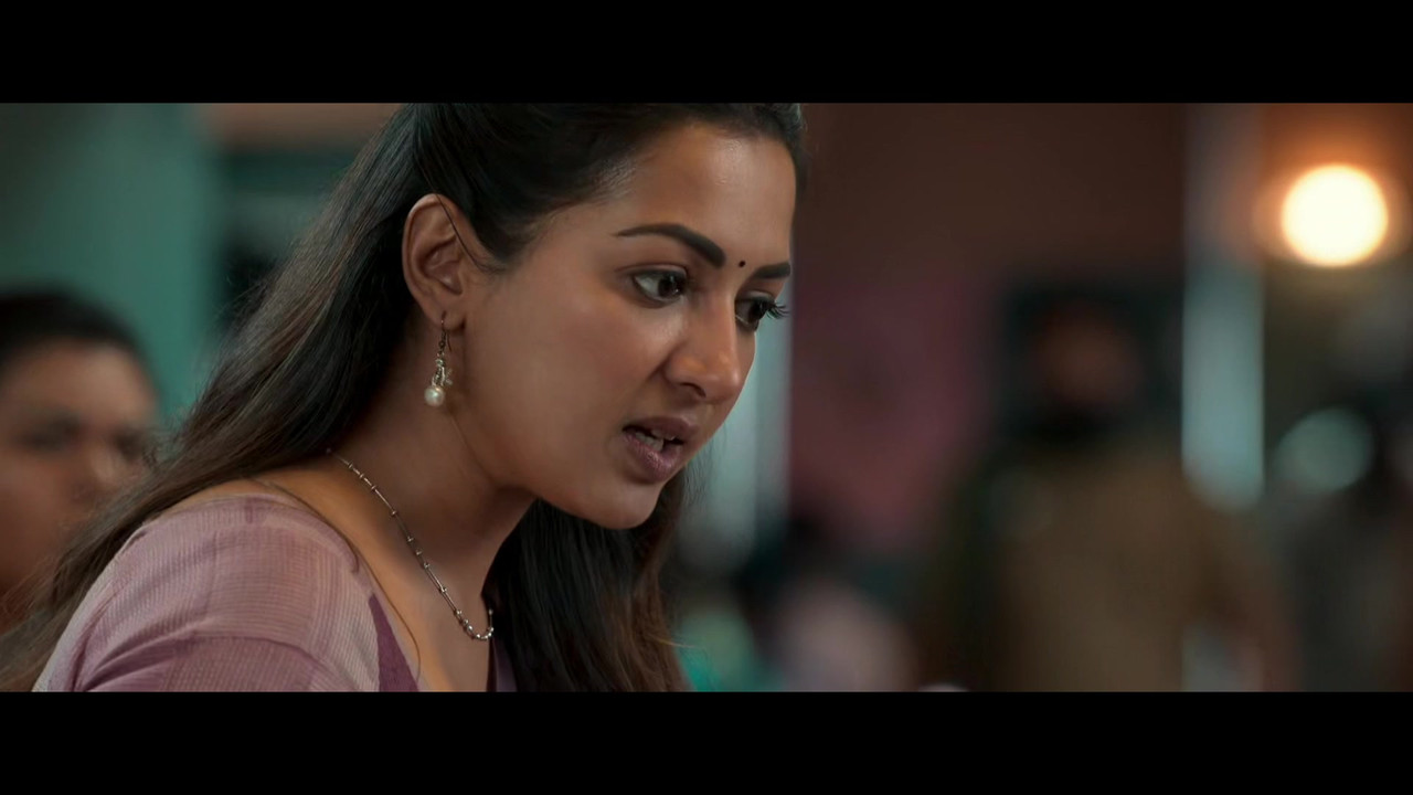Catherine Tresa Hot Navel Show Photo Collection - Indian Models & Actress.