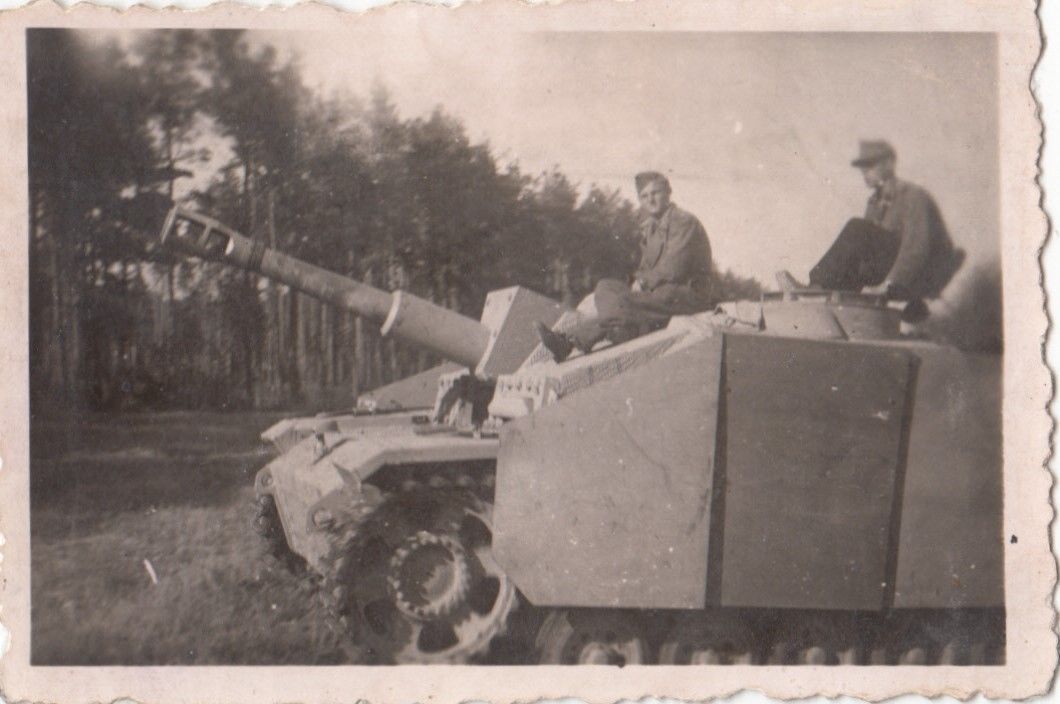 Foto - 2.WK - Technik - Sturmgeschütz mit Seitenschürze