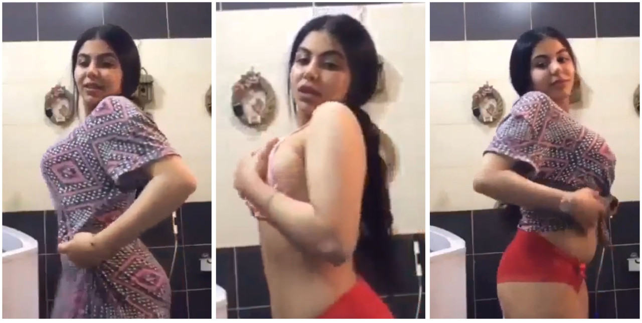Hot girl showing her boob exclusive viral video