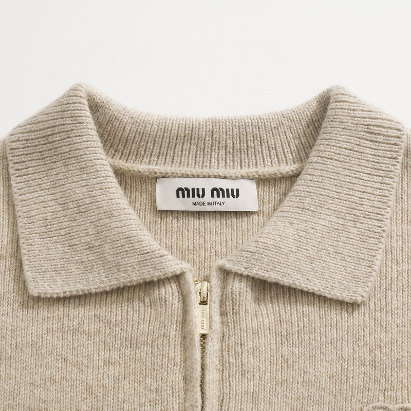 2025-10-18-23-37-IMG-8652