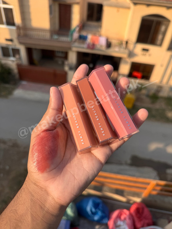 Fenty Beauty Gloss Bomb Lip stick 3.6 g full size.