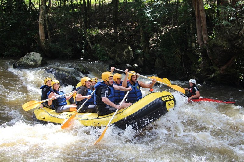 yellow-rafting-679719-1280.jpg