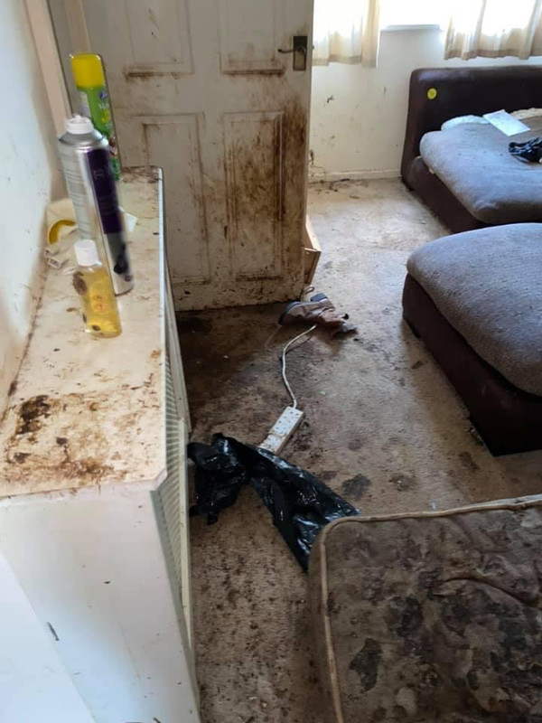 9009FB37-EB4C-4F7A-AE0D-2CEB8A867AEF