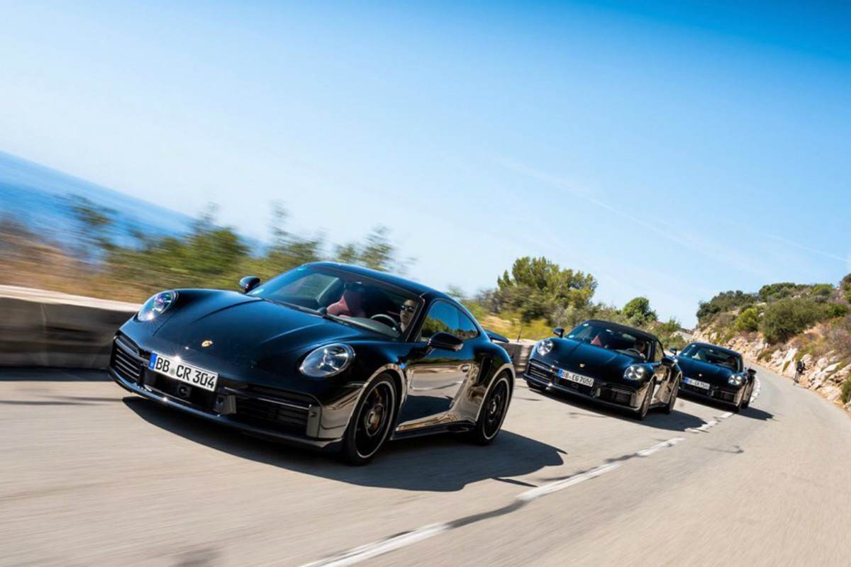porsche-911-turbo-s-coupe-route-convoi