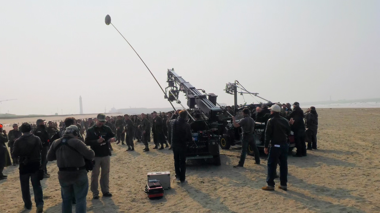 Land - The Army on the Beach.mkv_snapshot_02.45_[2017.12.11_23.2
