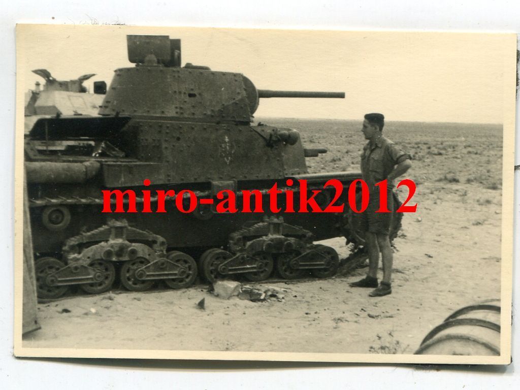Foto, Wehrmacht, zerstörter englischer Panzer, T