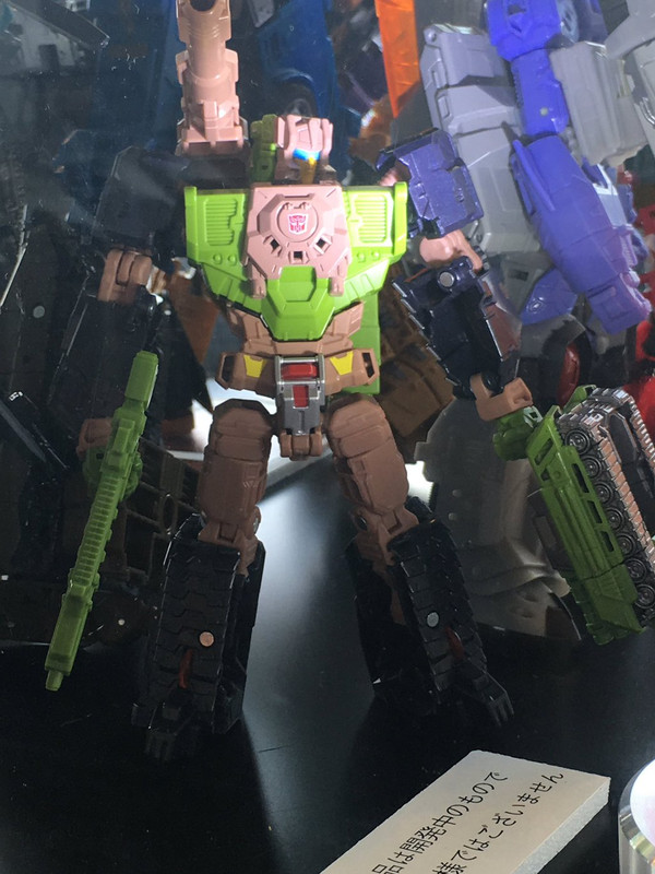 Takara-Legends-Display-01