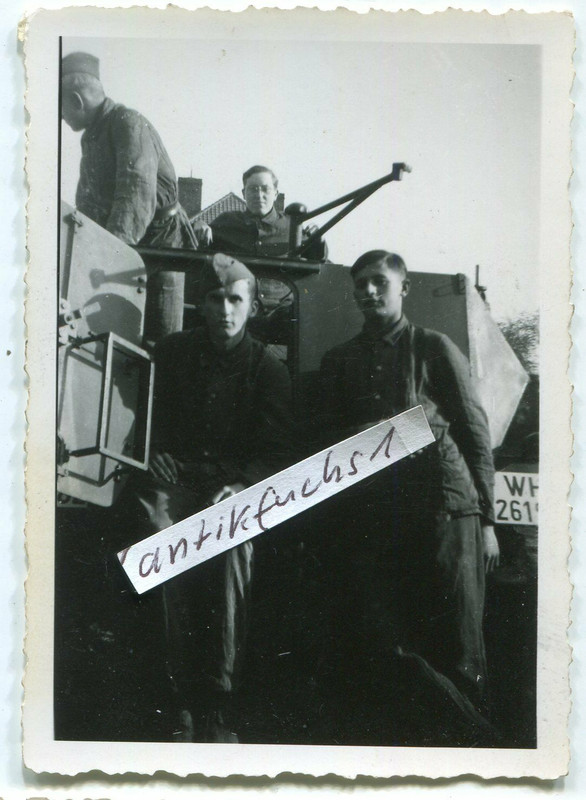 Schützen-Panzer_SPW´s der 26.Panzer-Division in Mons in Belgien 1942d