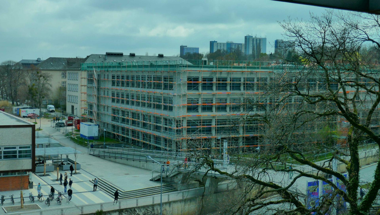 Bild: https://i.postimg.cc/QxhsmxbW/P1350048.jpg