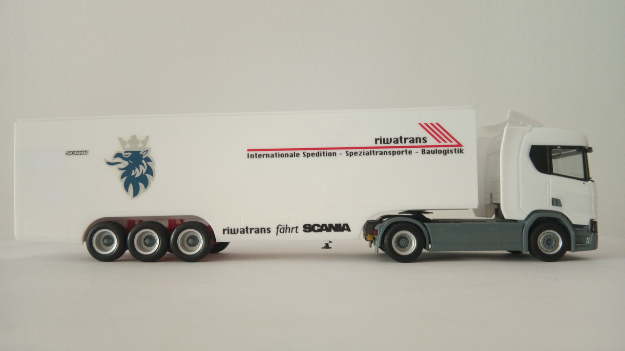 Macht (8047)