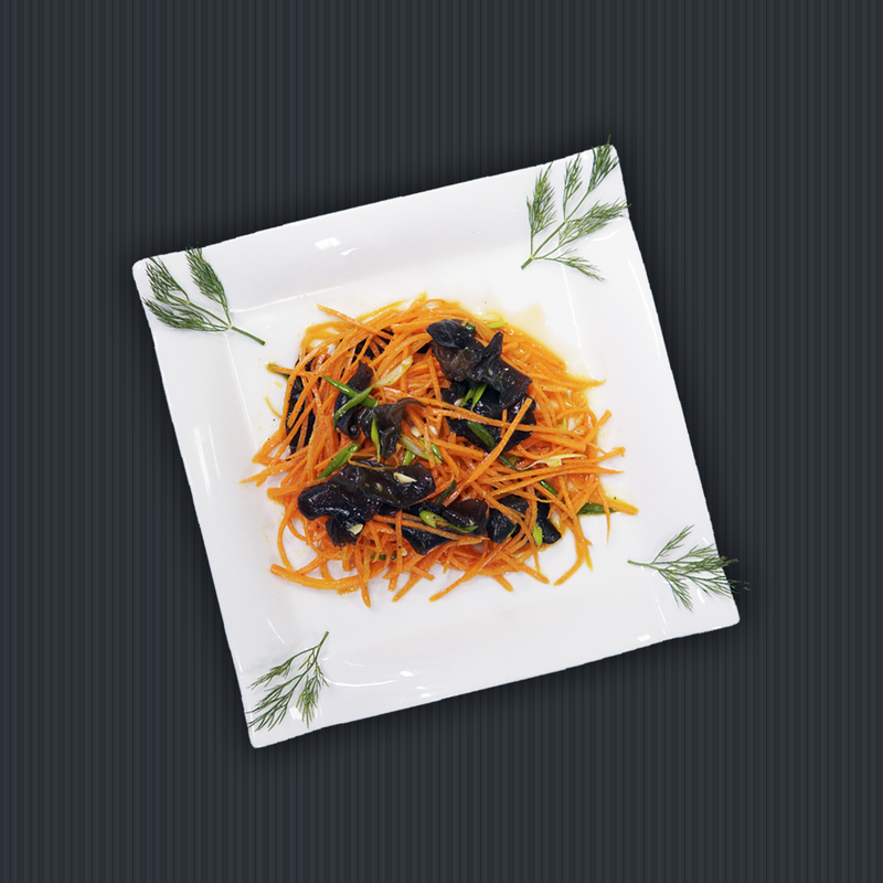 Салат с древесными грибами и морковью