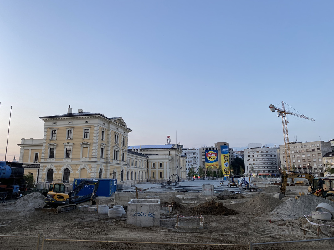 42E0459F-10D0-4391-A8C4-87A2F0AB95A5