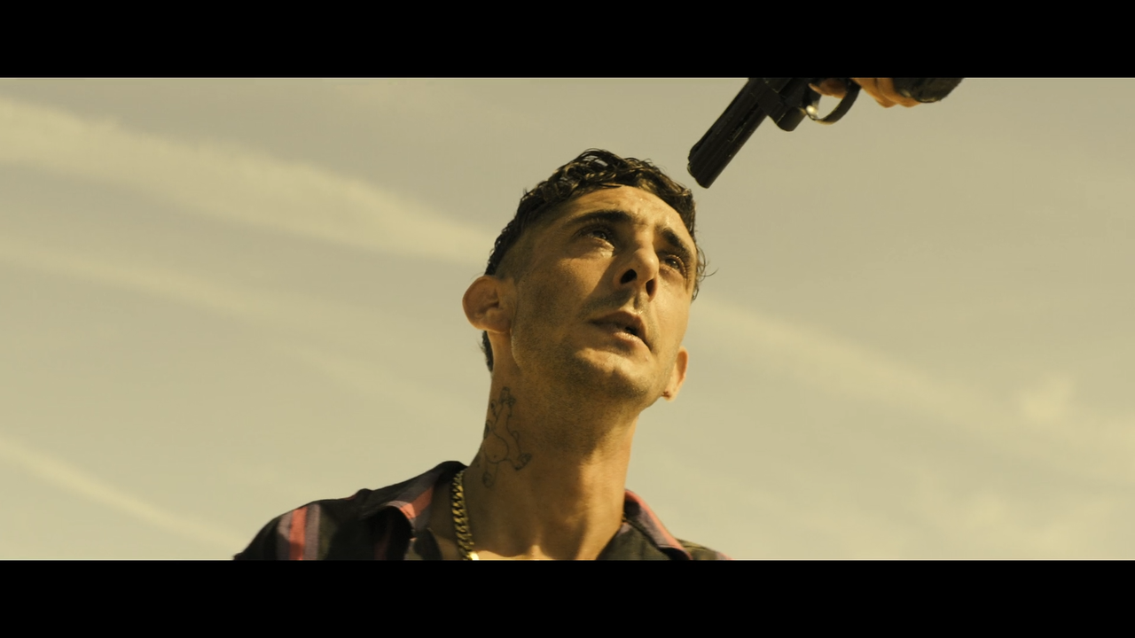 Sky.Rojo.S02E01.Hookers.Didnt.Kiss.on.the.Lips.1080p.NF.WEB-DL.DDP5.1.H.264-MRCS.mkv_snapshot_09.02_