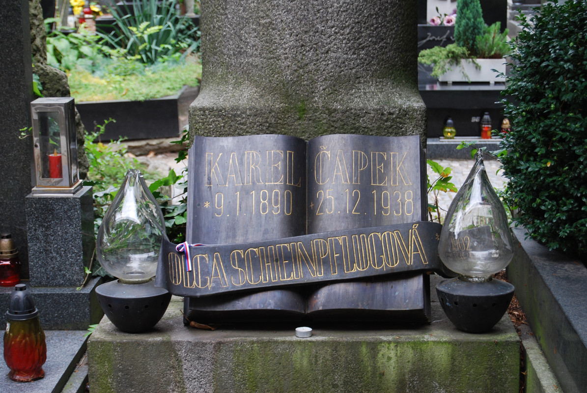 Slavín_(hrobka)._Vyšehradský_hřbitov._(81)