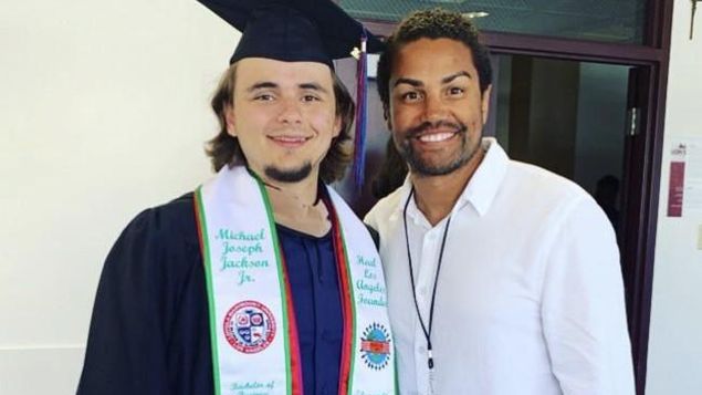 Prince-Jackson-TJ-graduacion-Instagram-MEDIMA20190513-0013-5.jpg