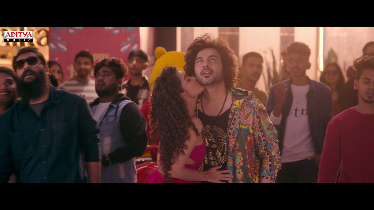 vlcsnap-2024-04-16-19h51m05s260