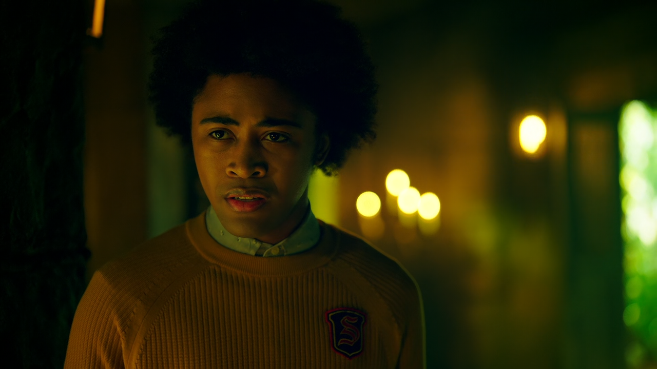 Legacies.S03E04.Hold.on.Tight.1080p.10bit.AMZN.WEB-DL.DDP5.1.HEVC-Vyndros.mkv_snapshot_07.48_[2021.0