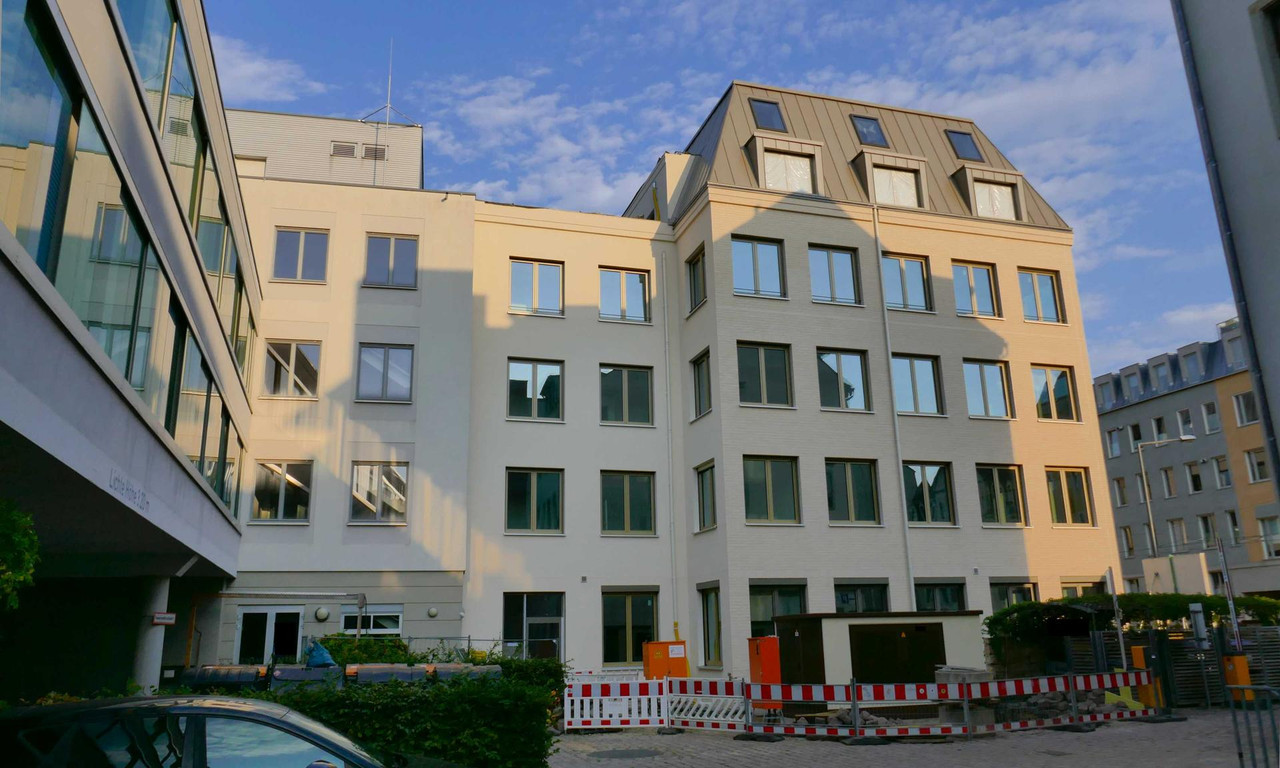Bild: https://i.postimg.cc/QxrG8zSM/P1370597.jpg