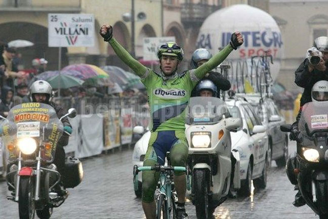 Nibali si impone a Faenza alla Settimana Internazione di Coppi e Bartali 2006 (foto Bettini)