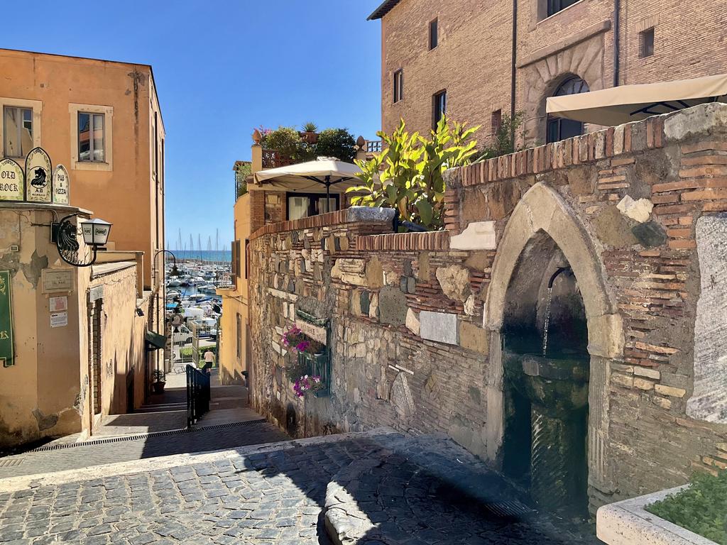 Жаркий сентябрь на побережье Тирренского моря. Жаркий сентябрь на побережье Тирренского моря.