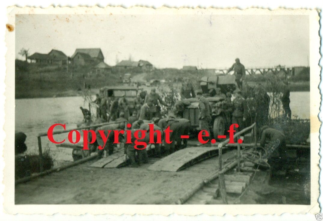 EINSATZ-FOTO - SdKfz mit PAK  GESCHÜTZ-WAGEN - O