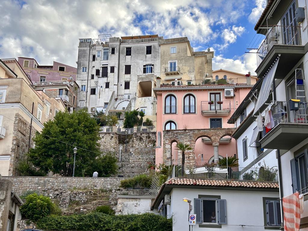 Жаркий сентябрь на побережье Тирренского моря. Жаркий сентябрь на побережье Тирренского моря.