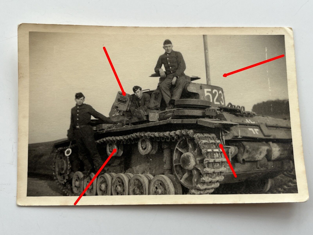 Foto Frankreich, Panzer III in PK Größe, Jüngster als Verkehrsposten, TOP