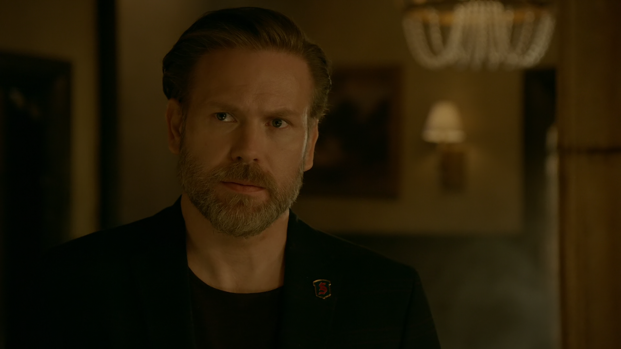 Legacies.S04E14.The.Only.Way.Out.is.Through.1080p.10bit.AMZN.WEB-DL.DDP5.1.HEVC-Vyndros.mkv_snapshot